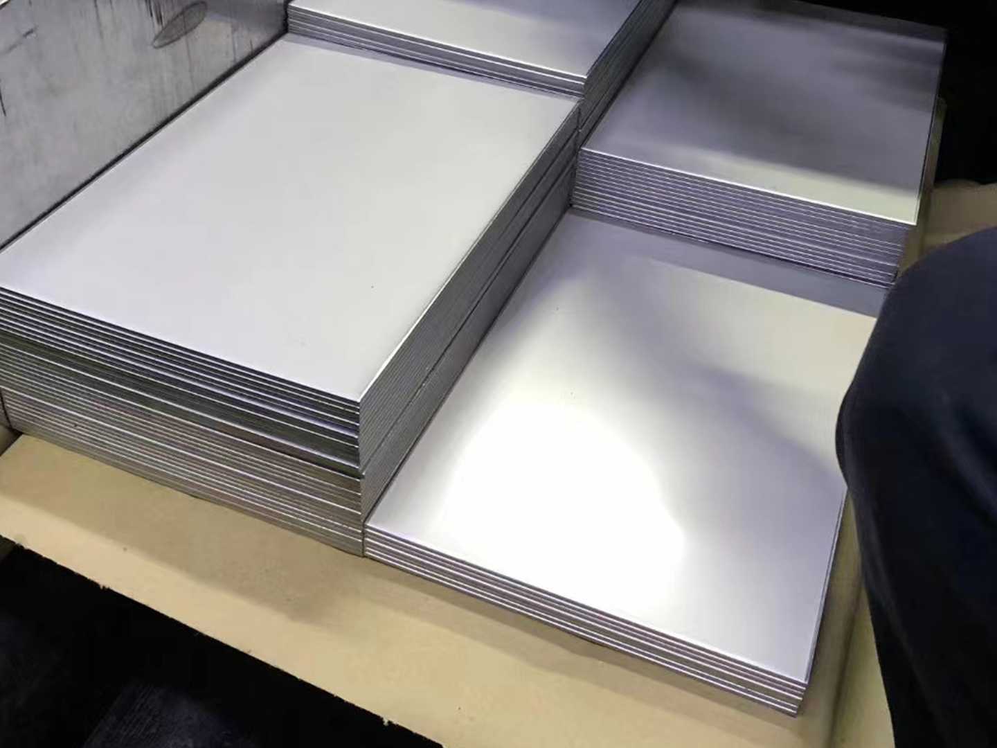 Stainless steel pipe