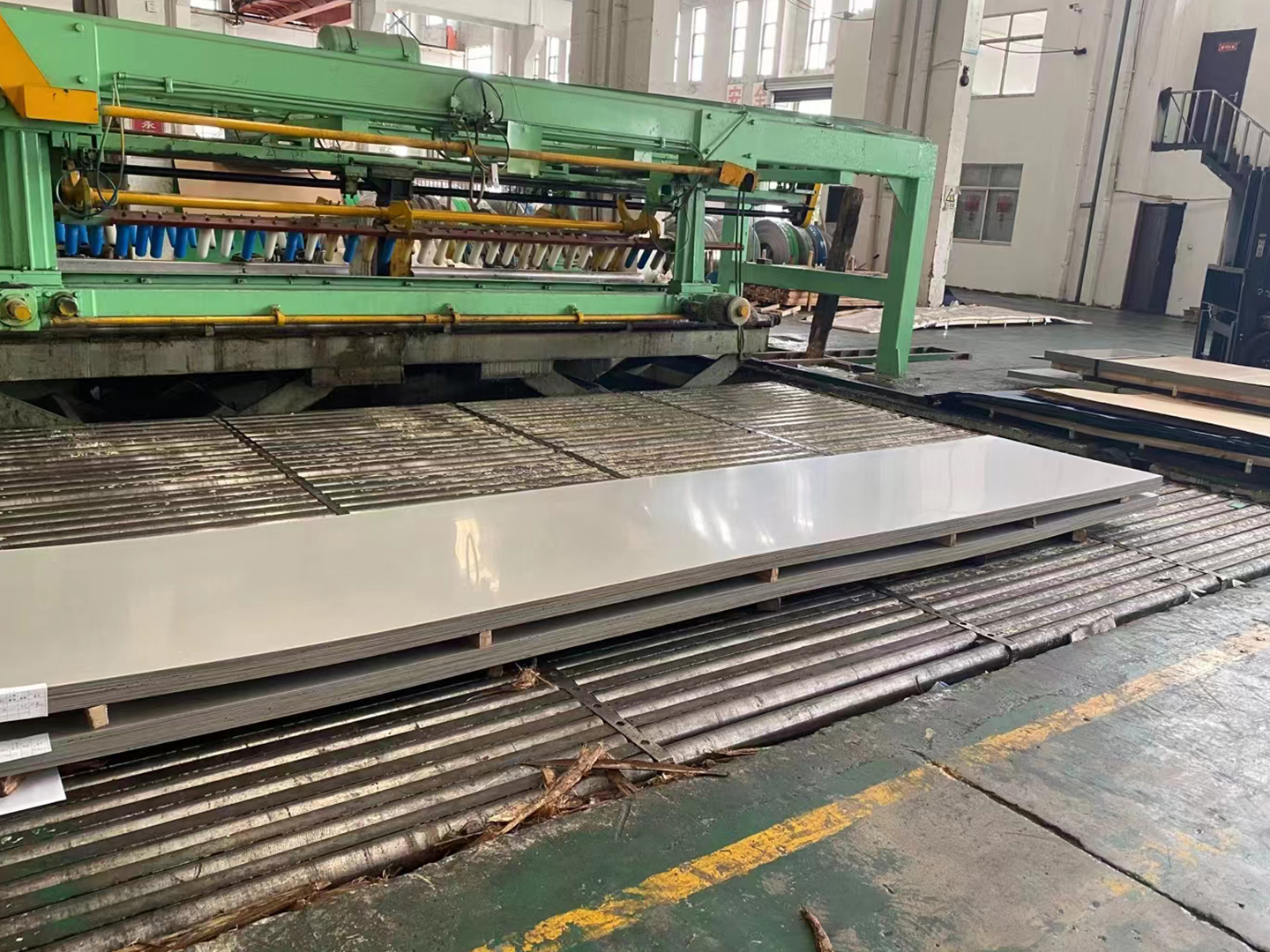 Stainless steel pipe