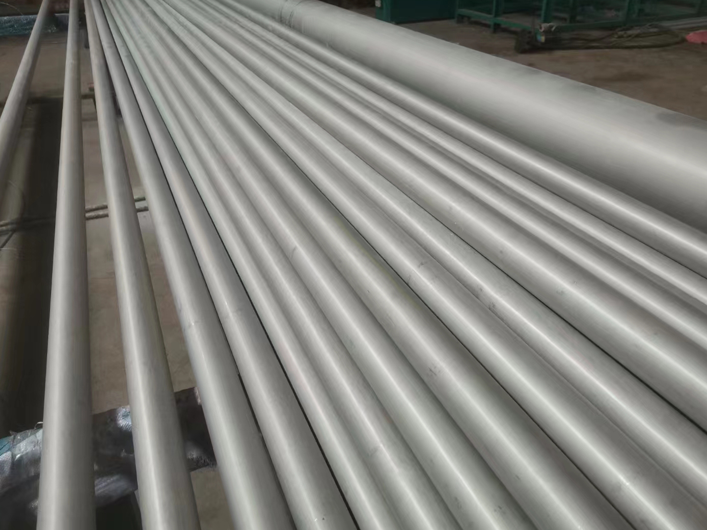 Stainless steel pipe